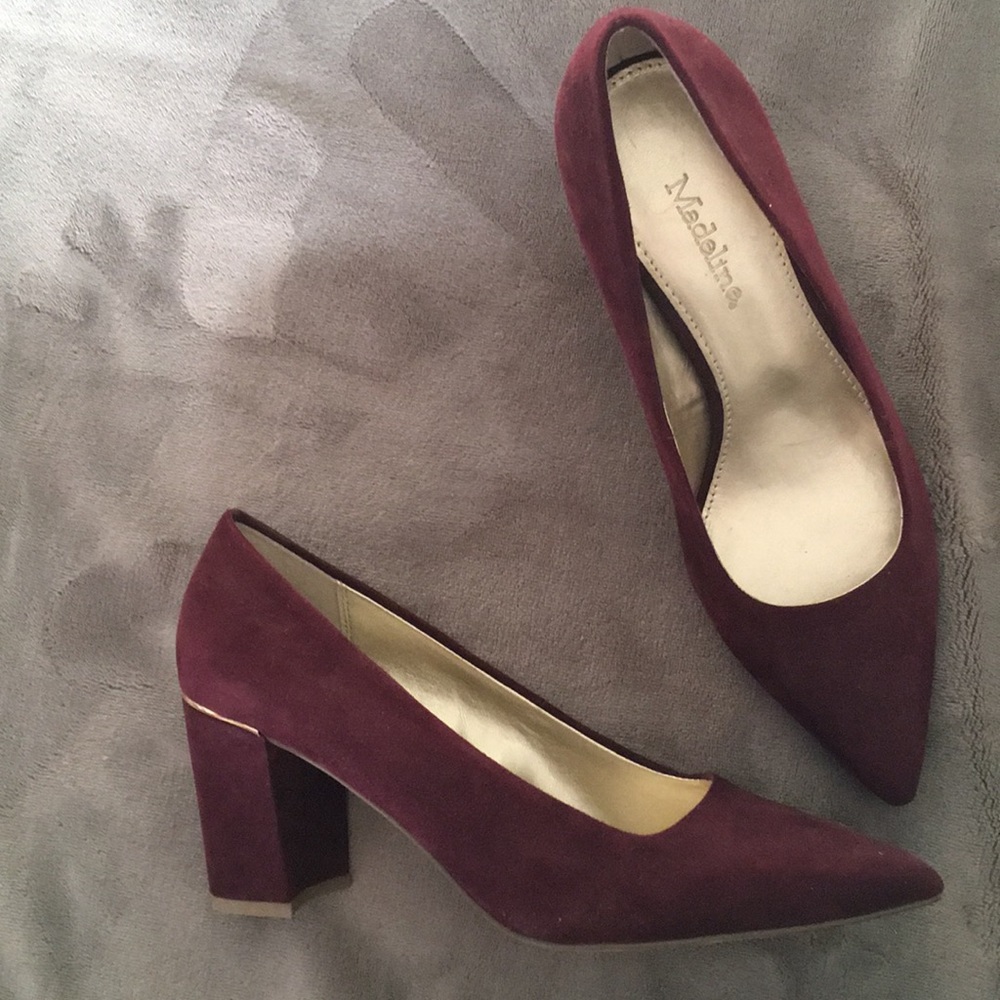 Burgundy and gold heels NWOT